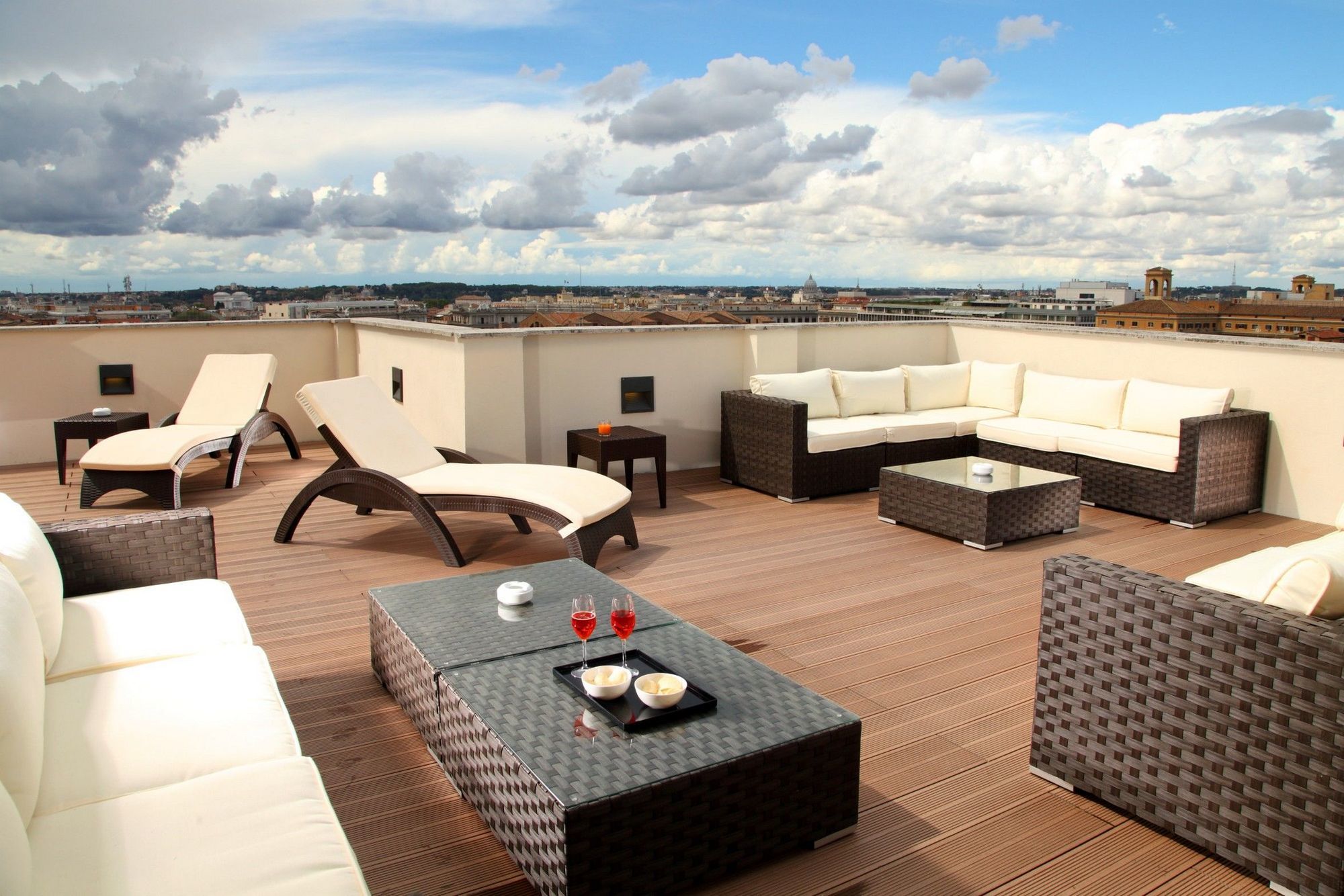 The Independent Suites Рим Зручності фото